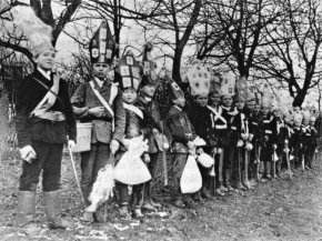 Žákovské obchůzky na sv. Řehoře, Milevsko (kolem roku 1900)